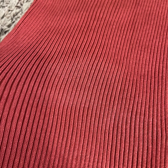 Gorgeous Ribbed Dress - Picture 4 of 4